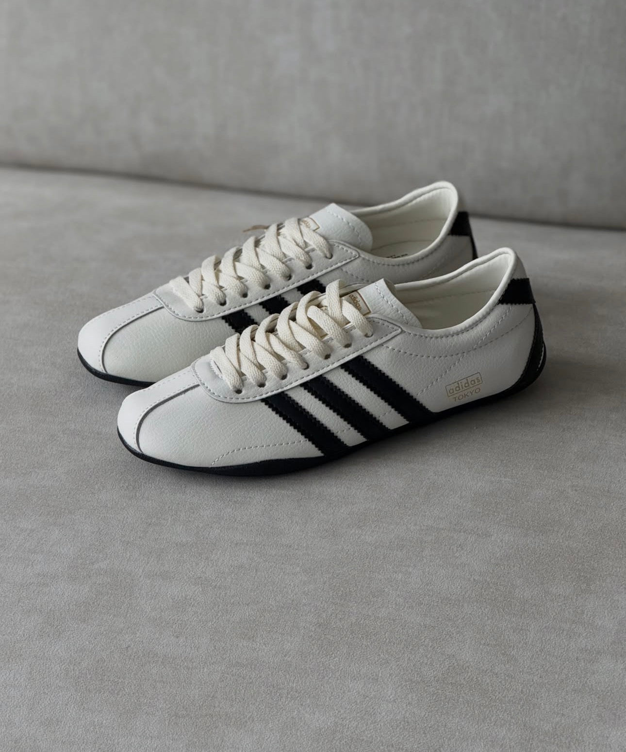 Adidas Tokyo “blanco negro”