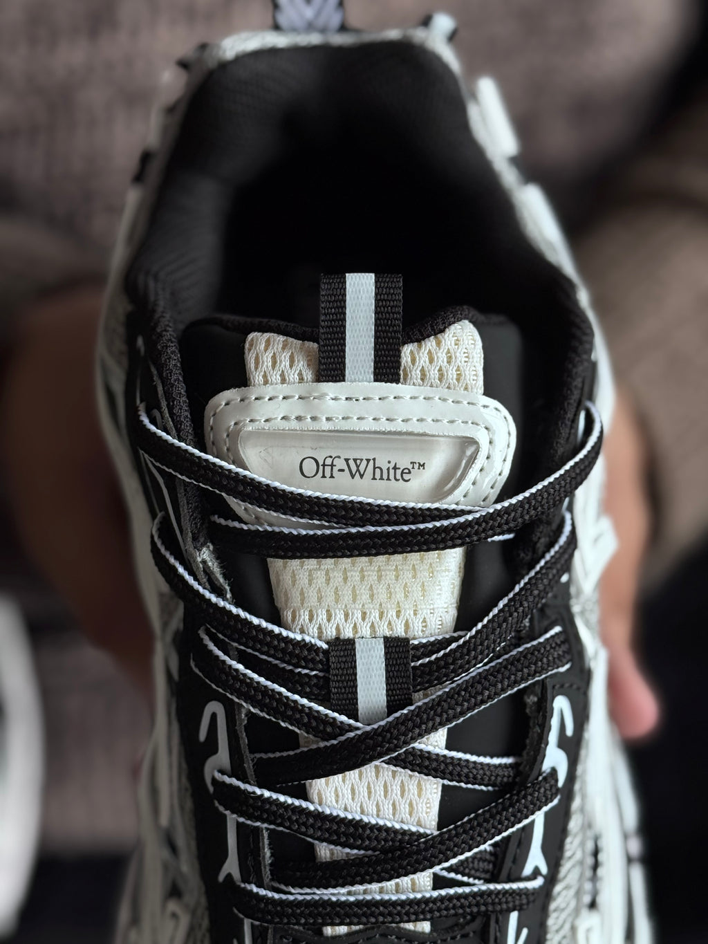 OFF-WHITE Be Right Back
