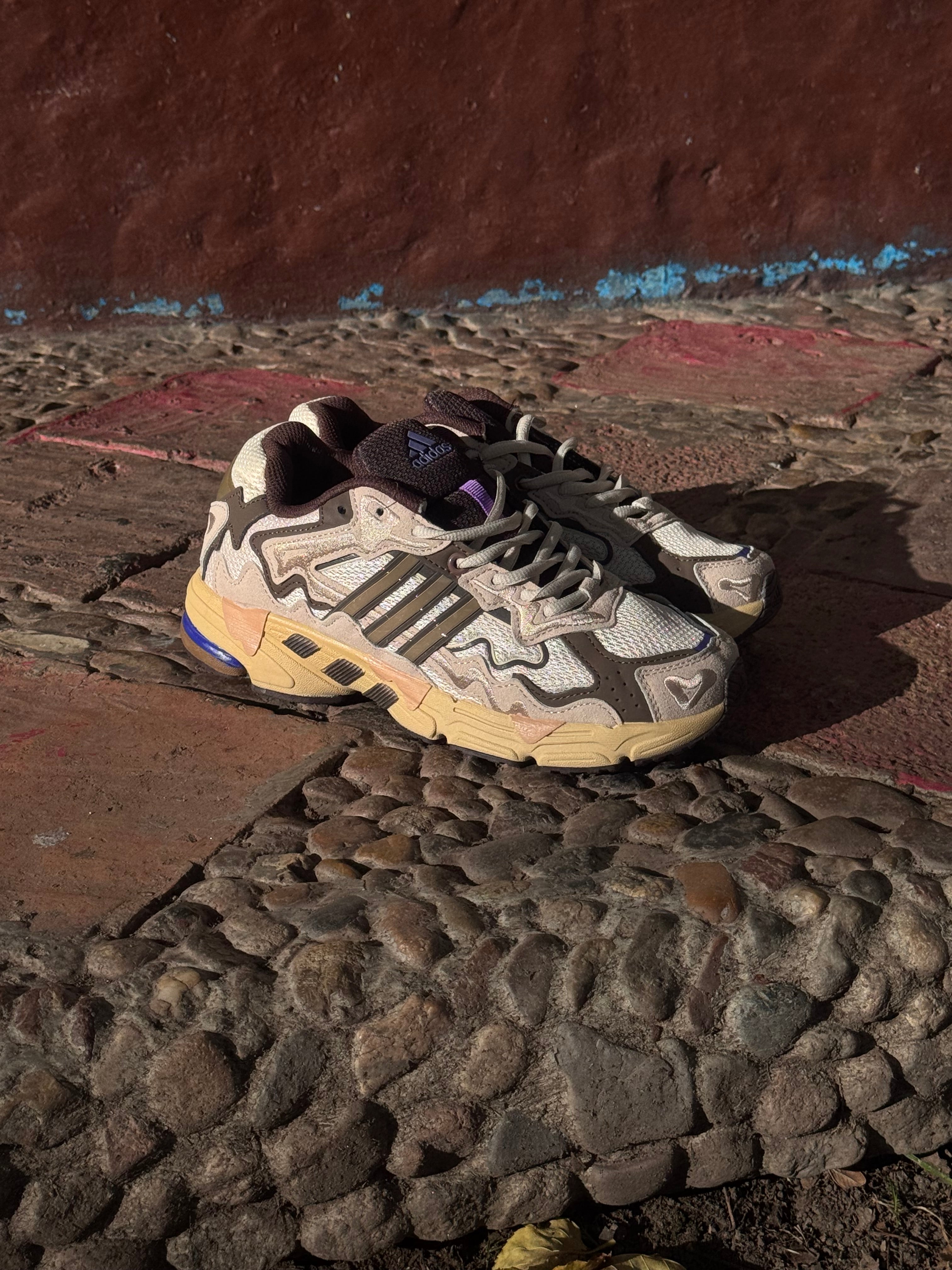 Adidas response cl x bad bunny “paso fino “
