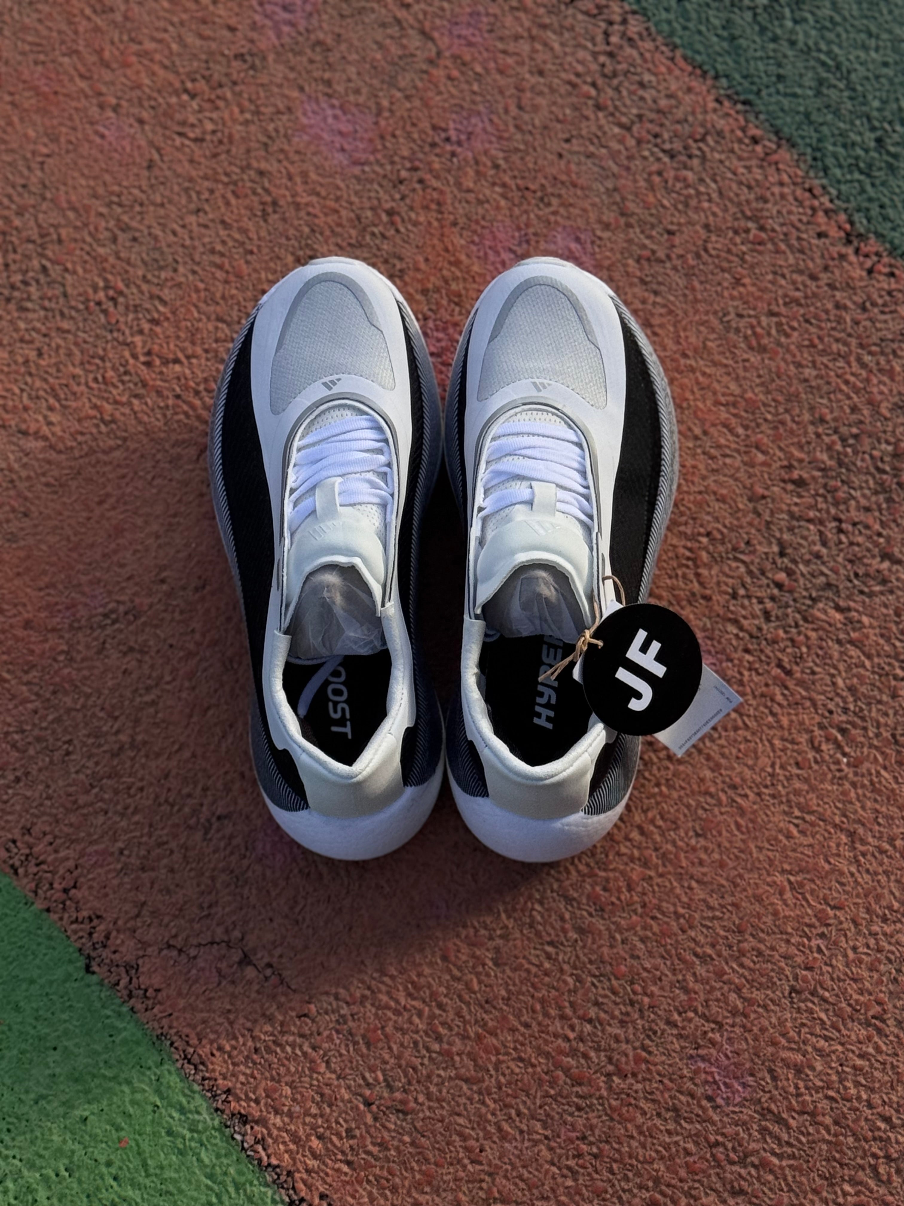 Adidas hyperboost “Edge” blanco negro