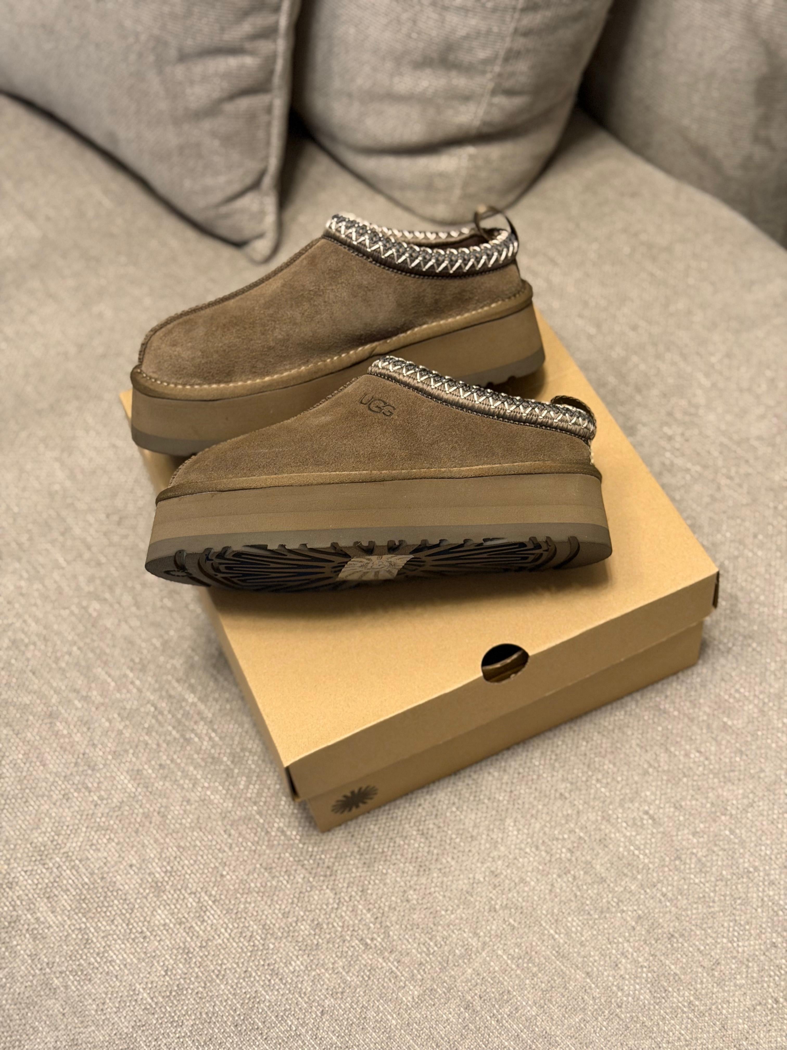 Ugg slipper tassman ll “café”
