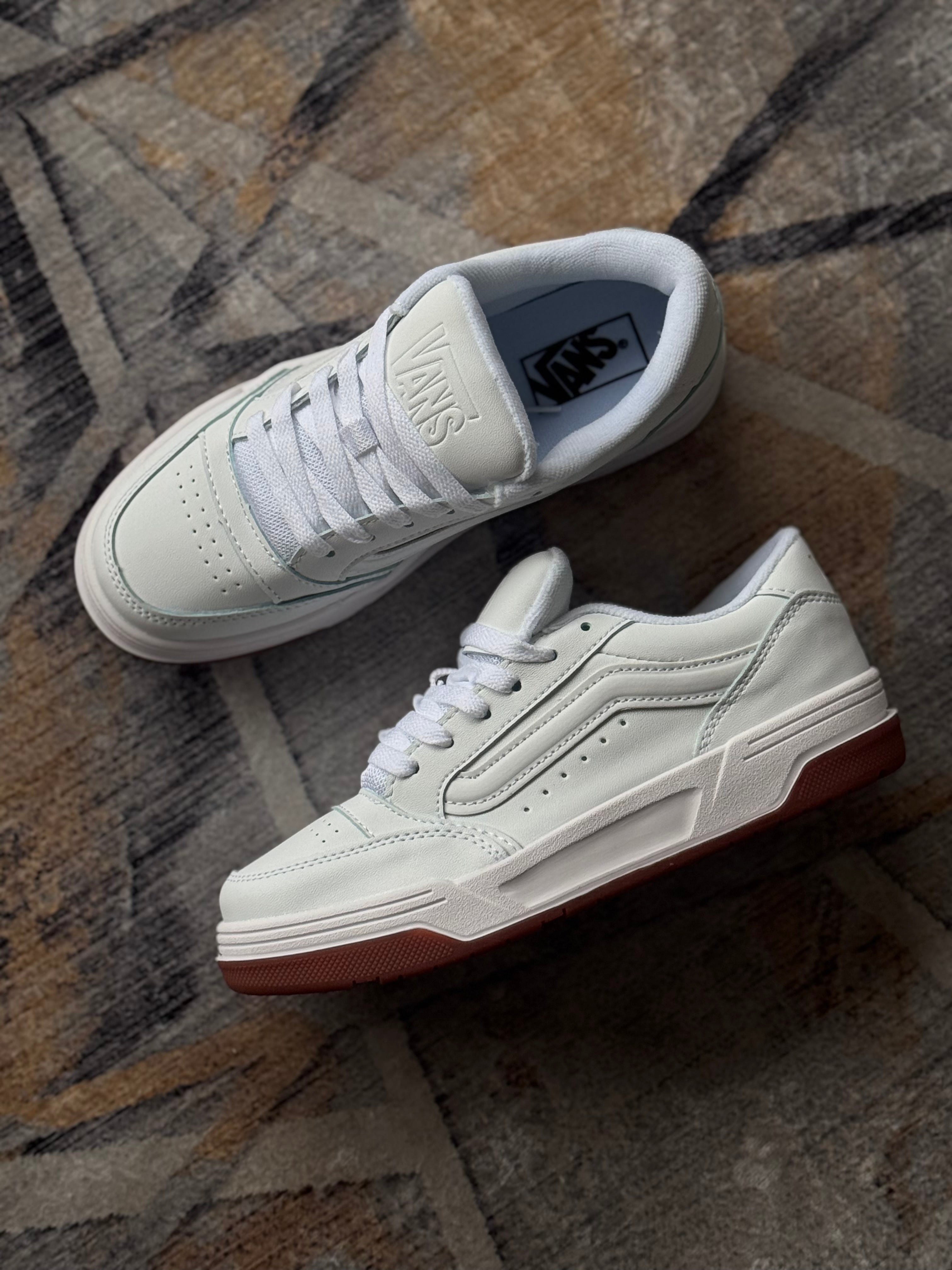 Vans hylane “blanco suela goma “