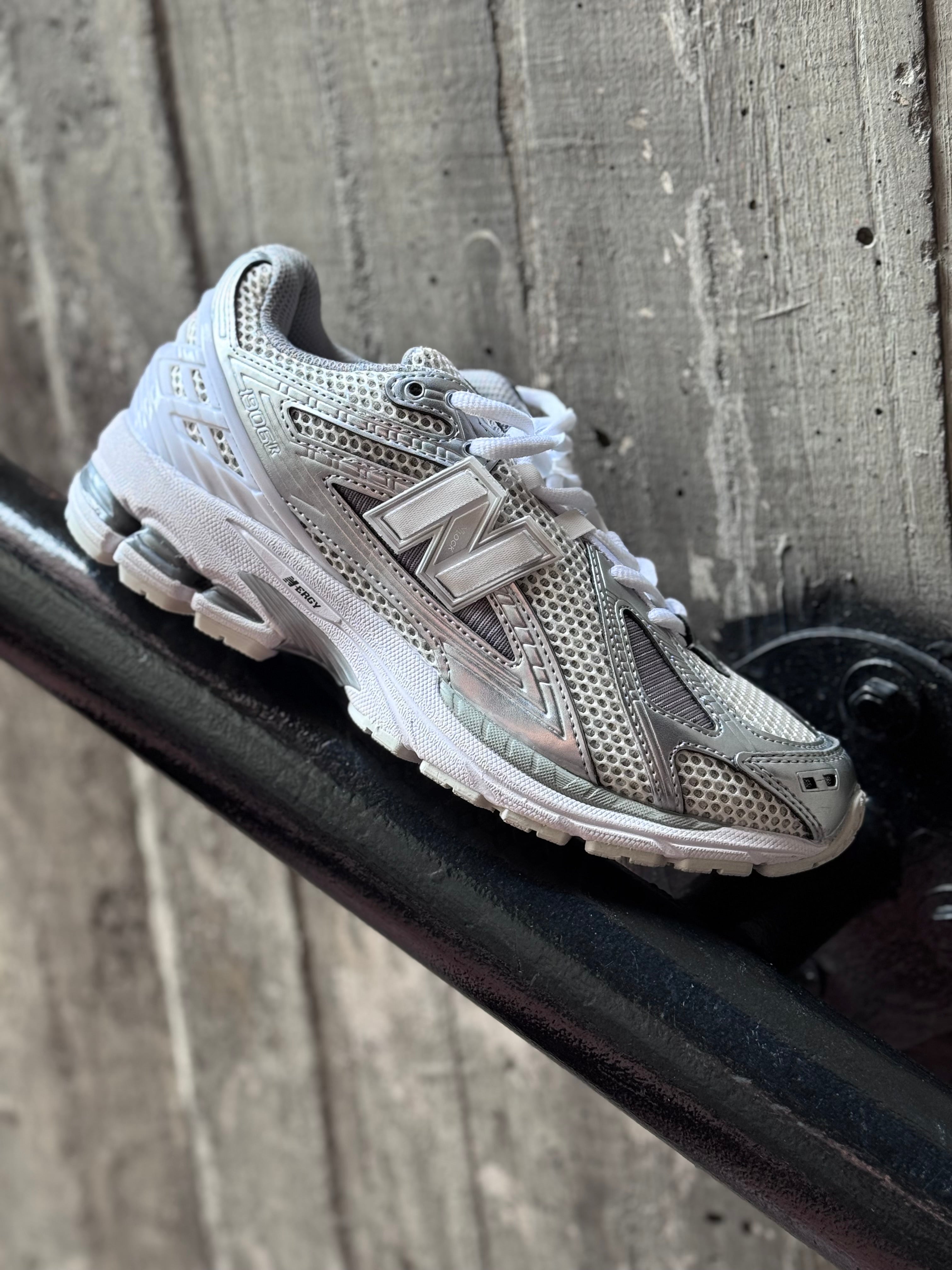 New Balance 1906 r”silver”