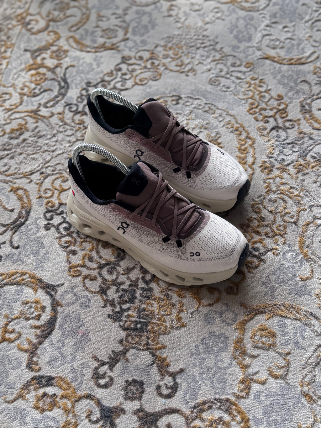On cloud tilt “blanco lila “