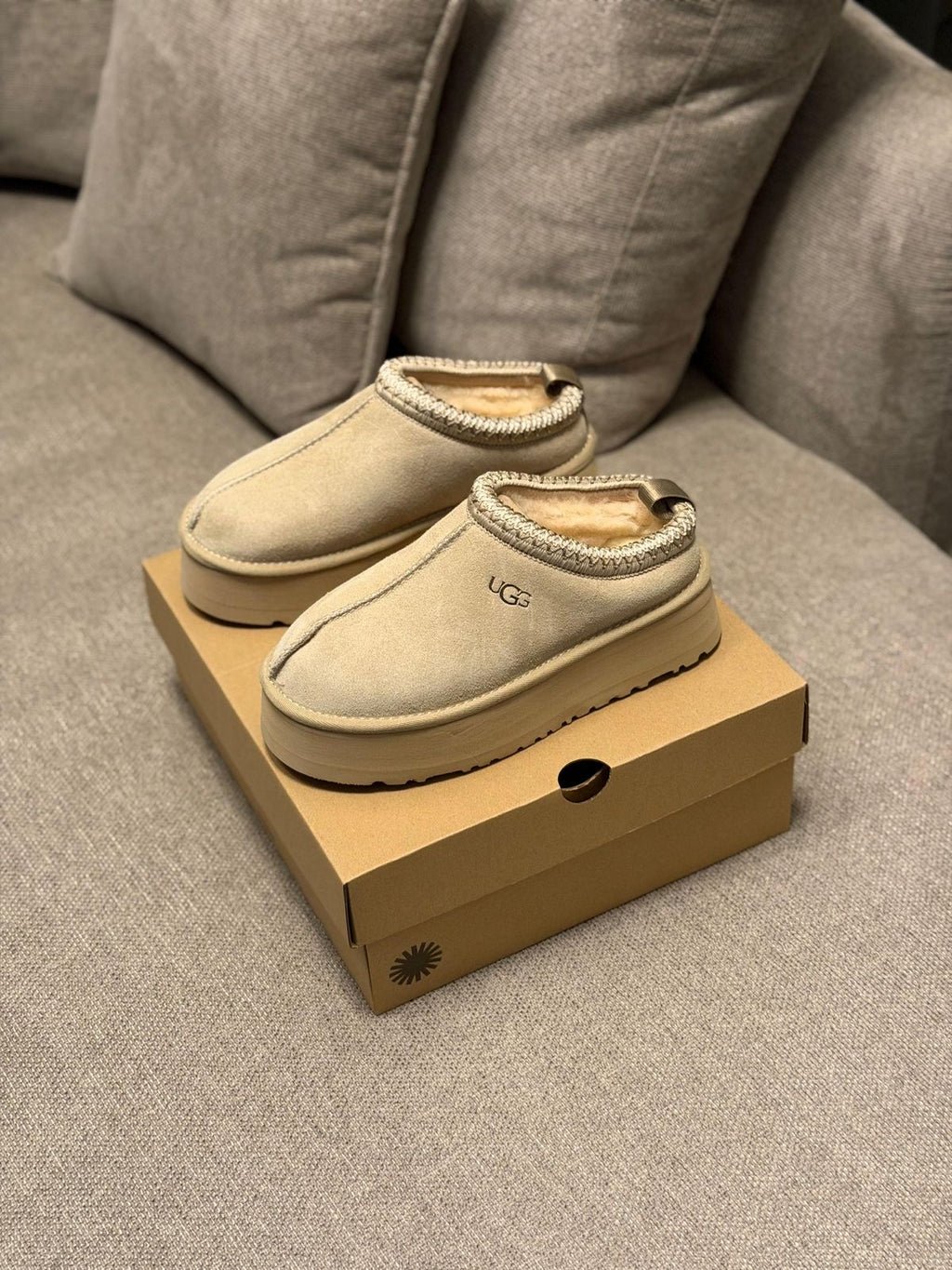 Ugg slipper tassman  ll “beige”