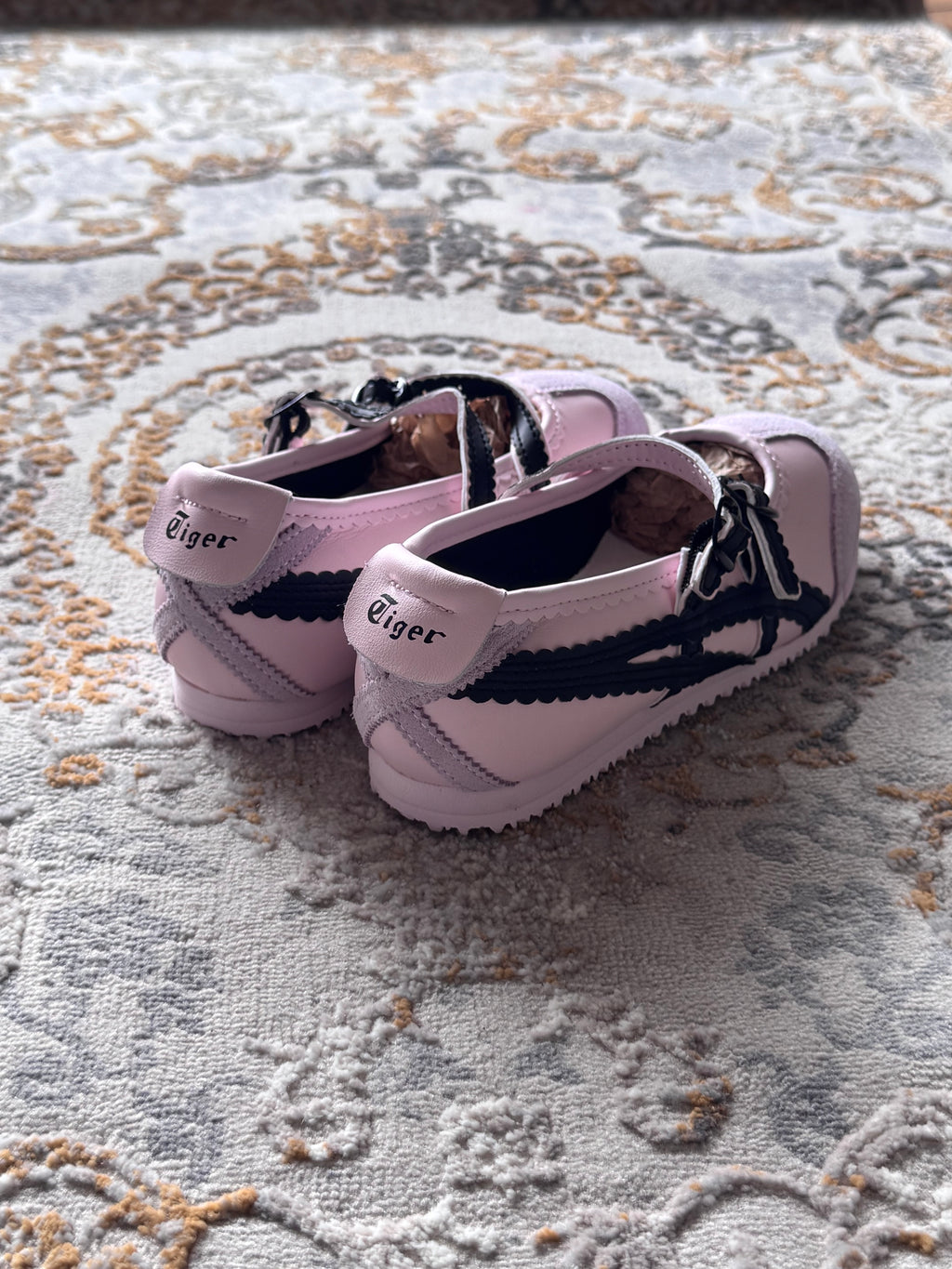 Onitsuka Tiger ballet flats “pink black”