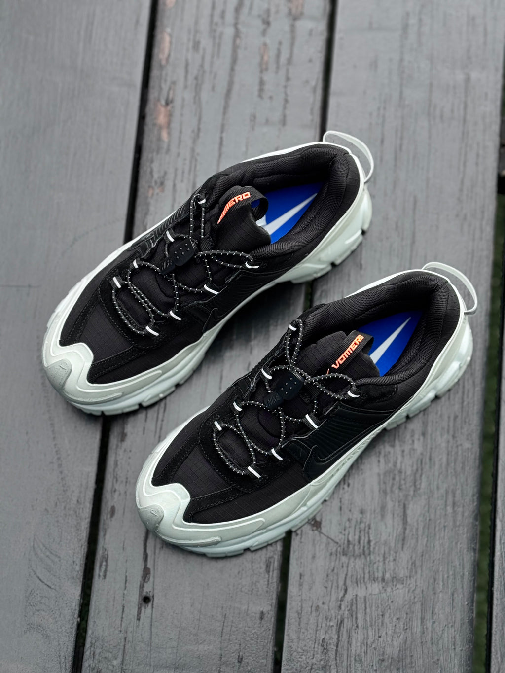 Nike Vomero roam gris negro