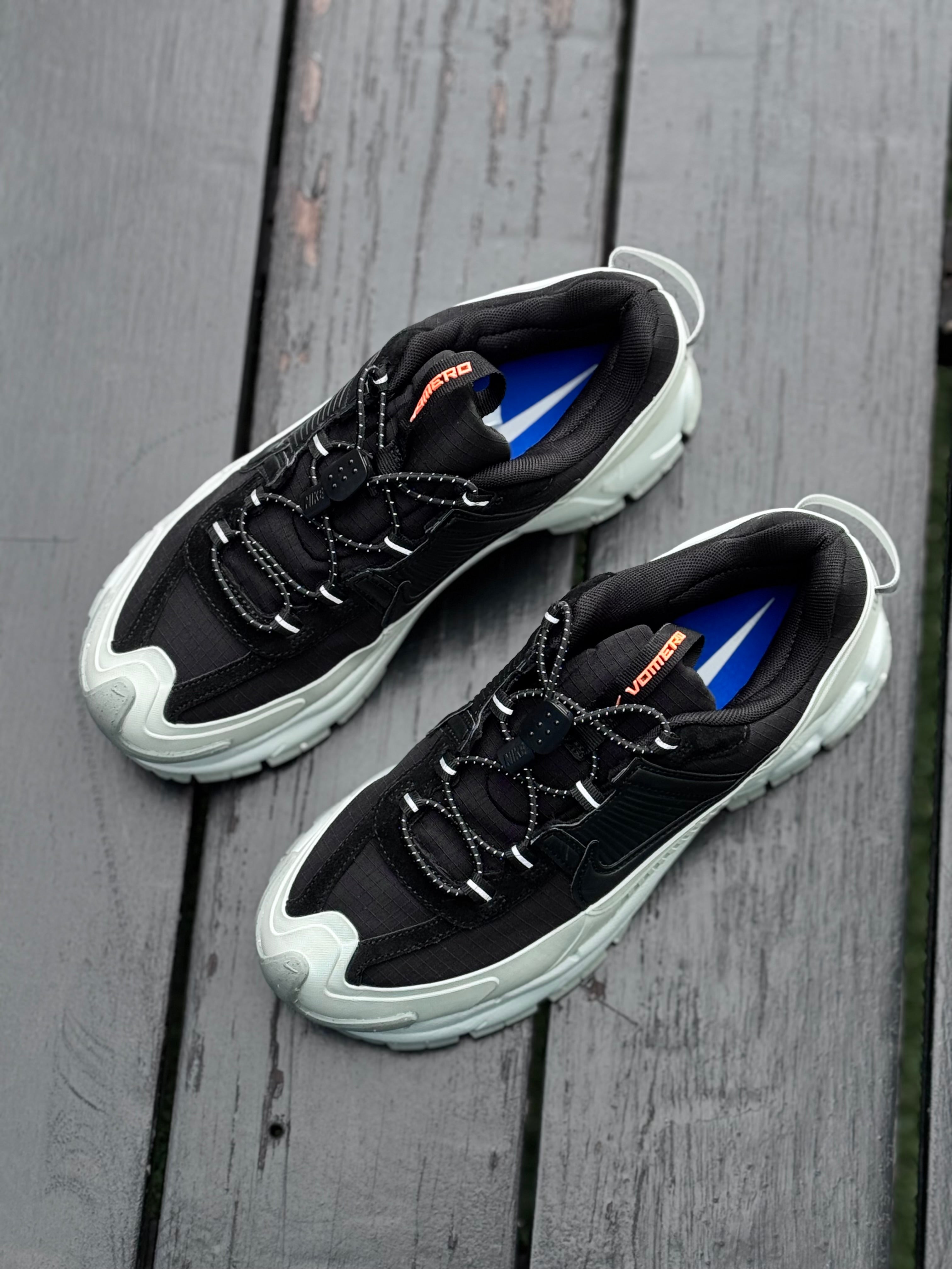 Nike Vomero roam gris negro