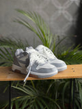 Off white “out of office blanco gris