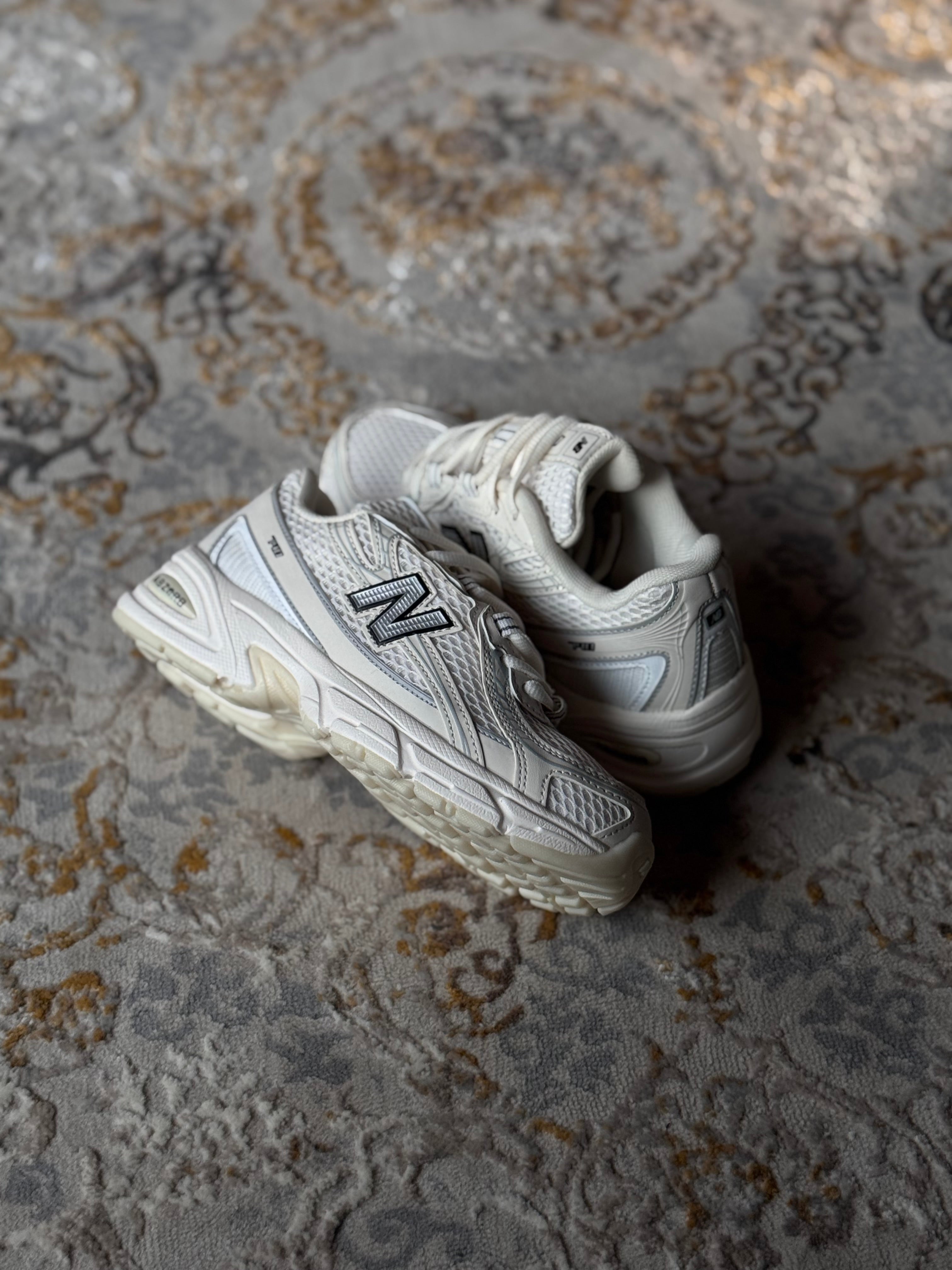 New balance 740 “bungee lace “