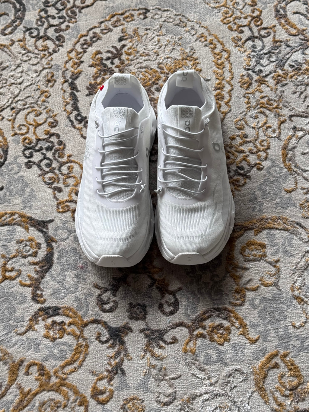 On cloud tilit x loewe “all white”