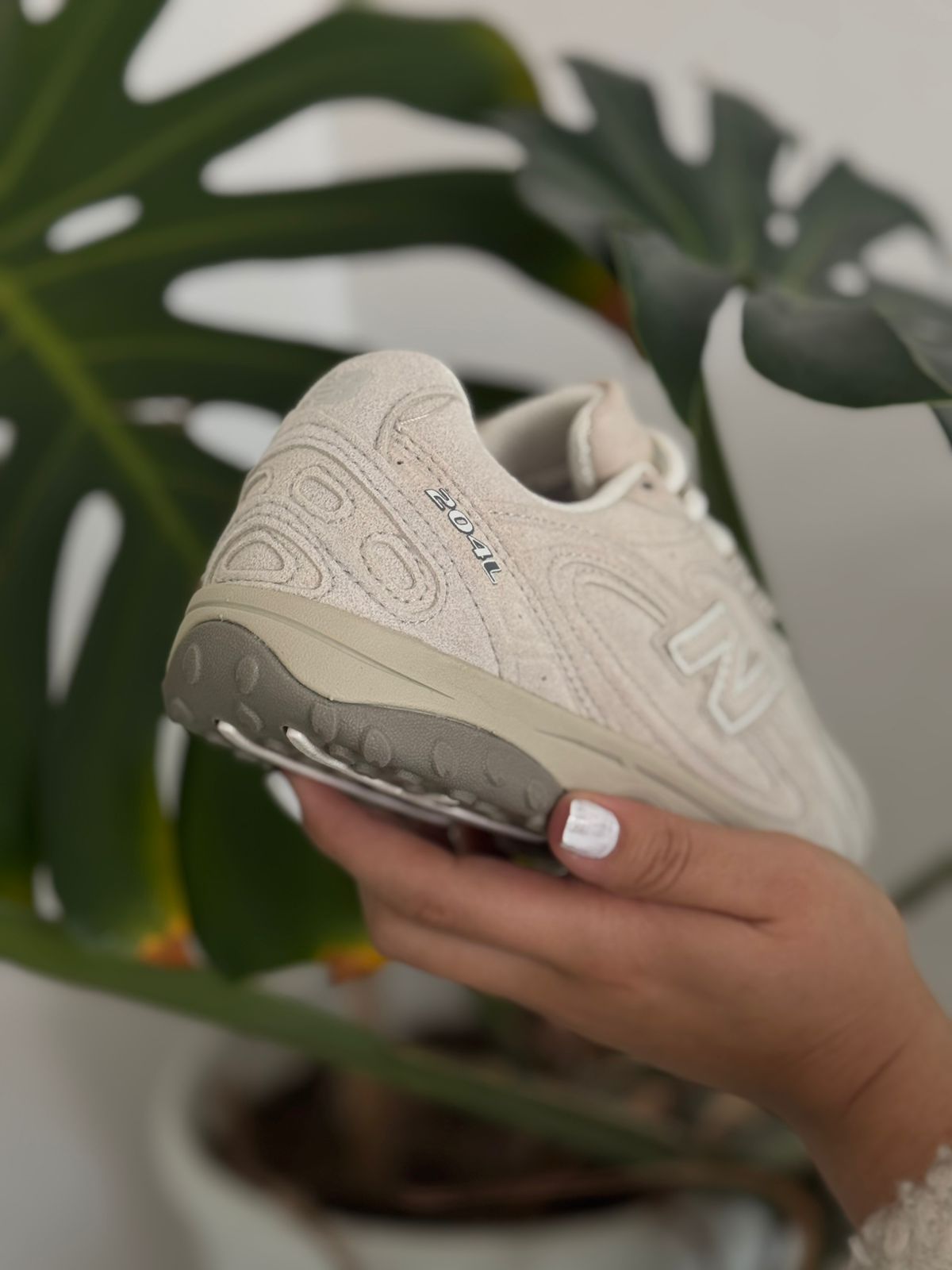New Balance 204L beige